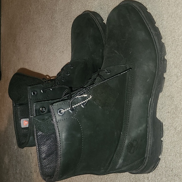 Gently used timberland waterproof boots - Picture 3 of 9